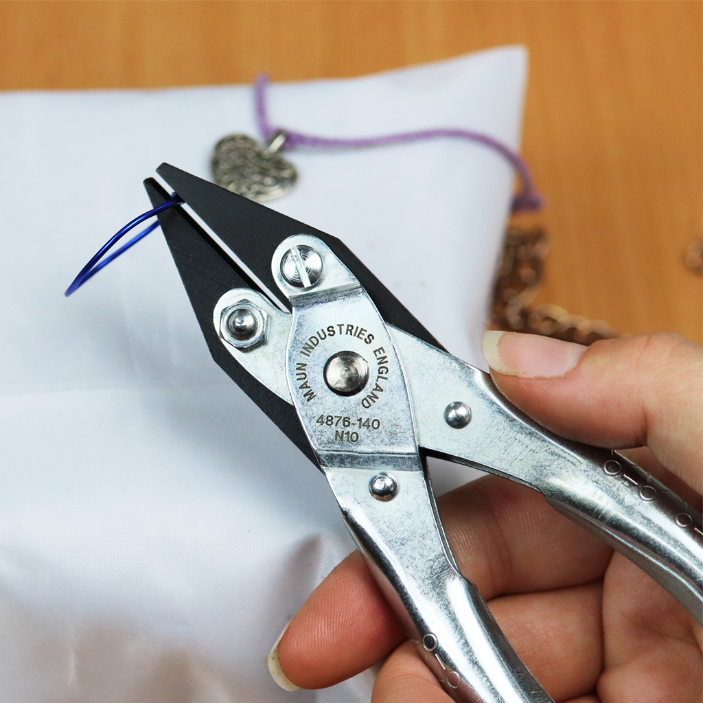 What are combination pliers and how do they work? - Maun Industries Limited