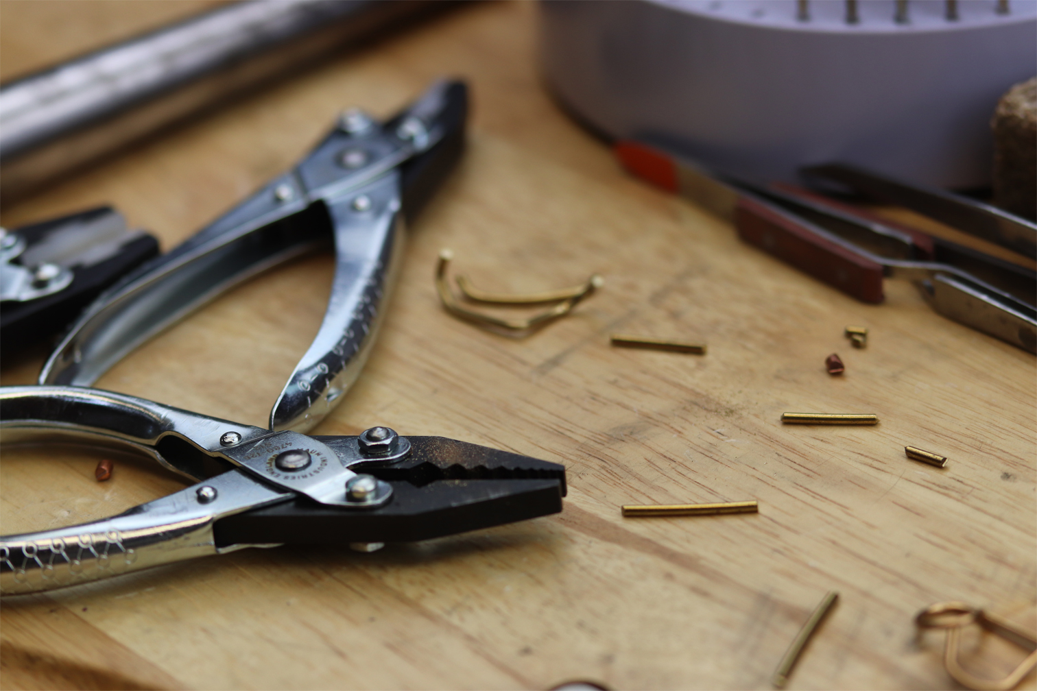 V Notch Plier with other Maun pliers and different cuts of jewellery wire